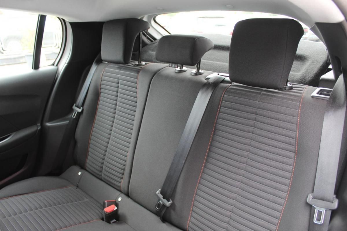peugeot-208-2022-diesel-1499cc