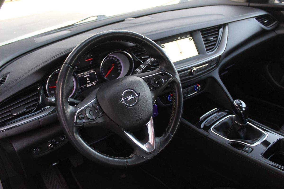opel-insignia-sports-tourer-2020-diesel-1598cc