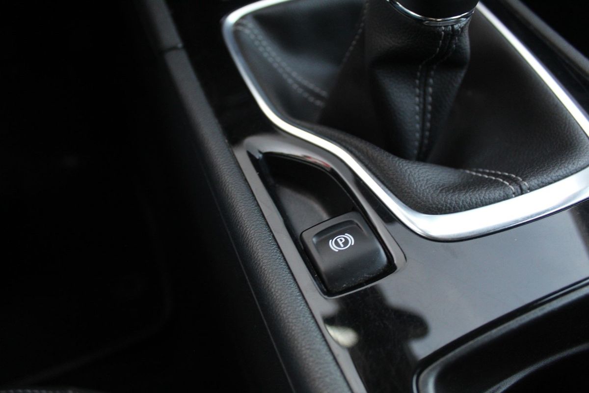 opel-insignia-sports-tourer-2020-diesel-1598cc