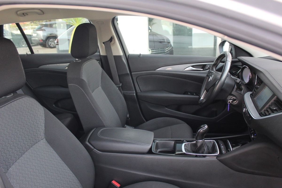 opel-insignia-sports-tourer-2020-diesel-1598cc