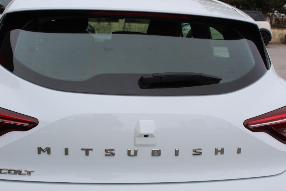 mitsubishi-colt-2024-gasolina-999cc