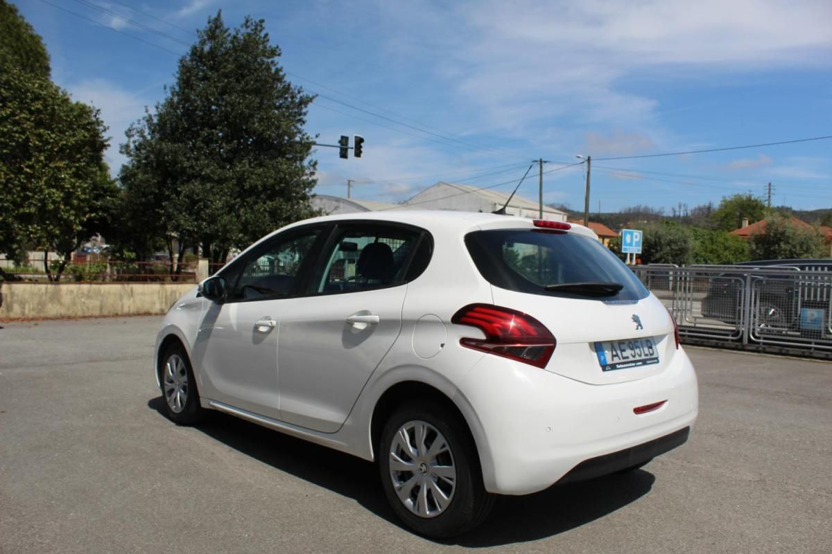 peugeot-208-2020-diesel-1499cc