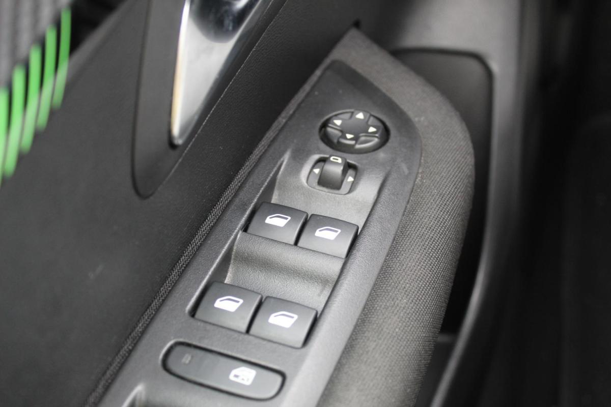 peugeot-208-2024-gasolina-1199cc
