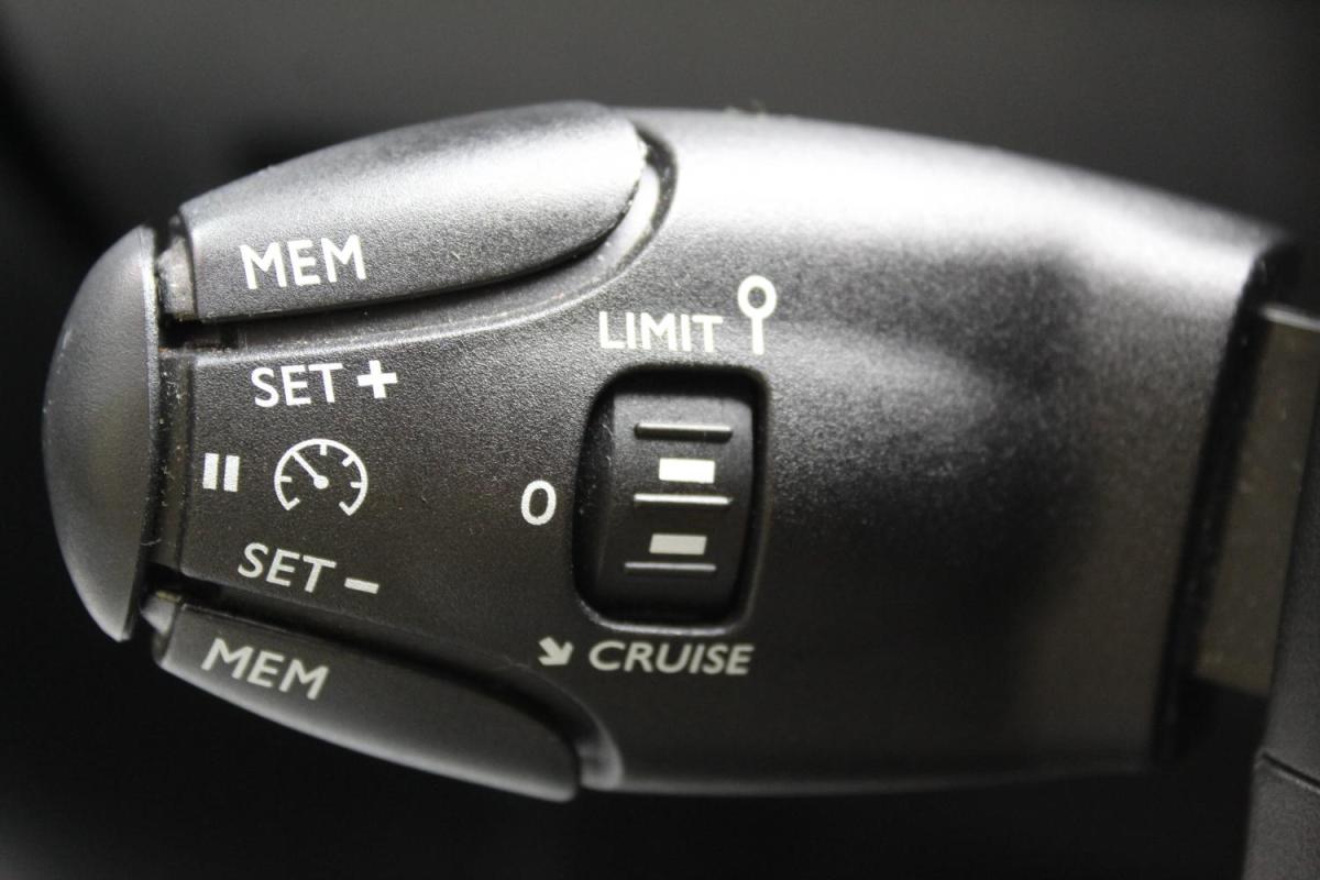peugeot-208-2024-gasolina-1199cc