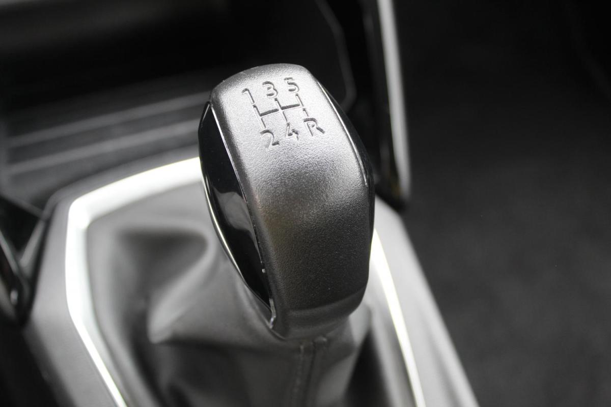 peugeot-208-2024-gasolina-1199cc