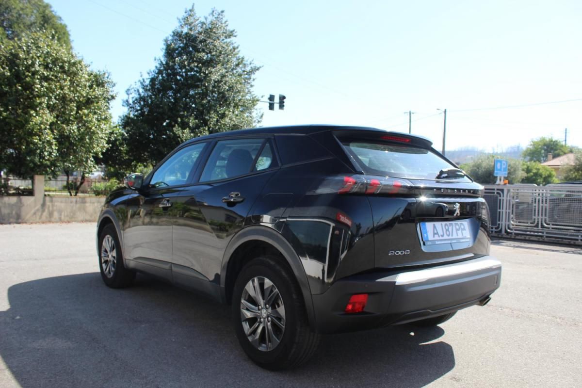 peugeot-2008-2021-diesel-1499cc