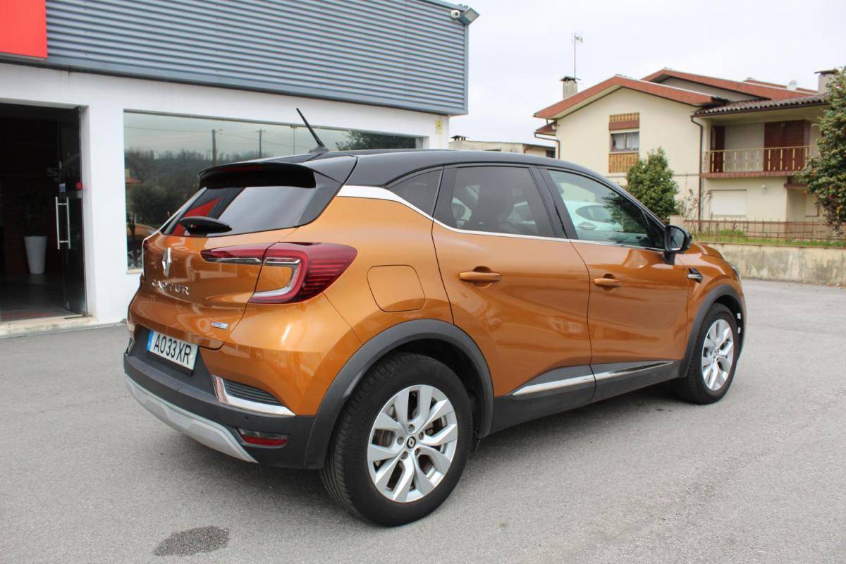 renault-captur-2022-hibrido-a-gasolina-1598cc