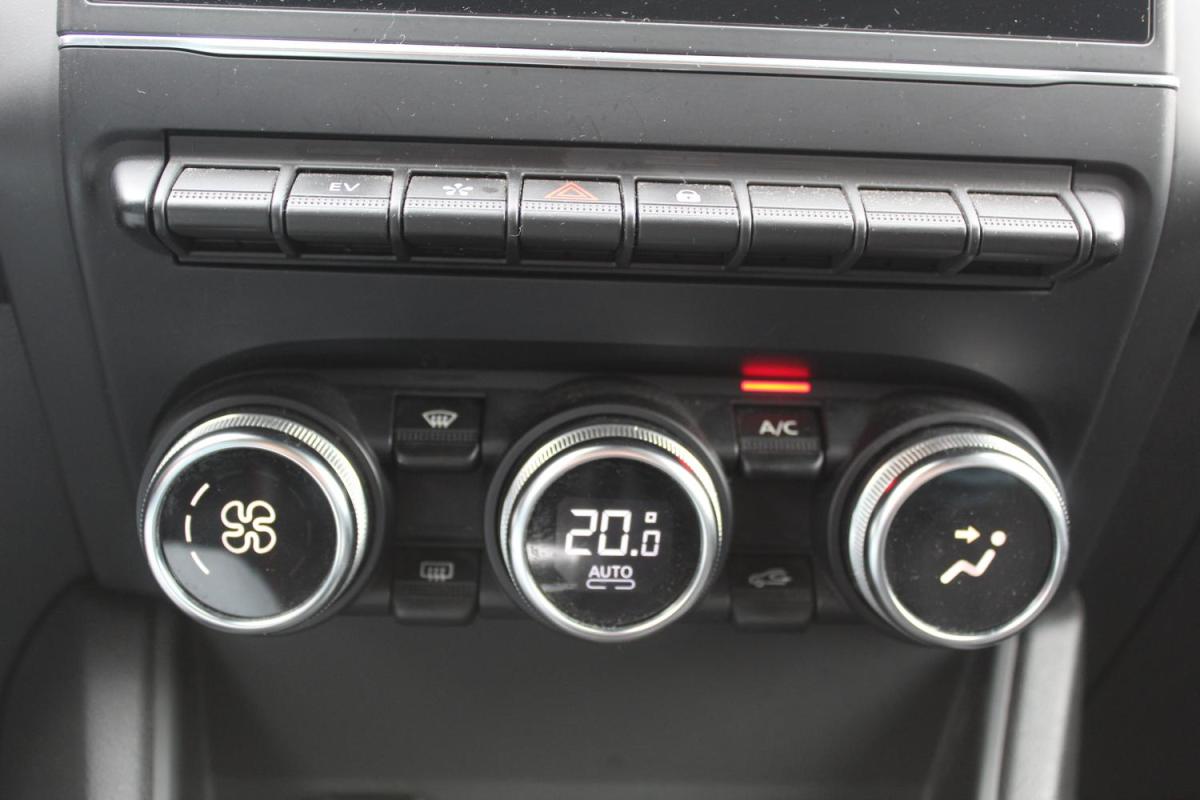 renault-captur-2022-hibrido-a-gasolina-1598cc