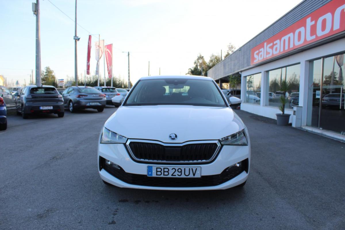 skoda-scala-2023-gasolina-999cc