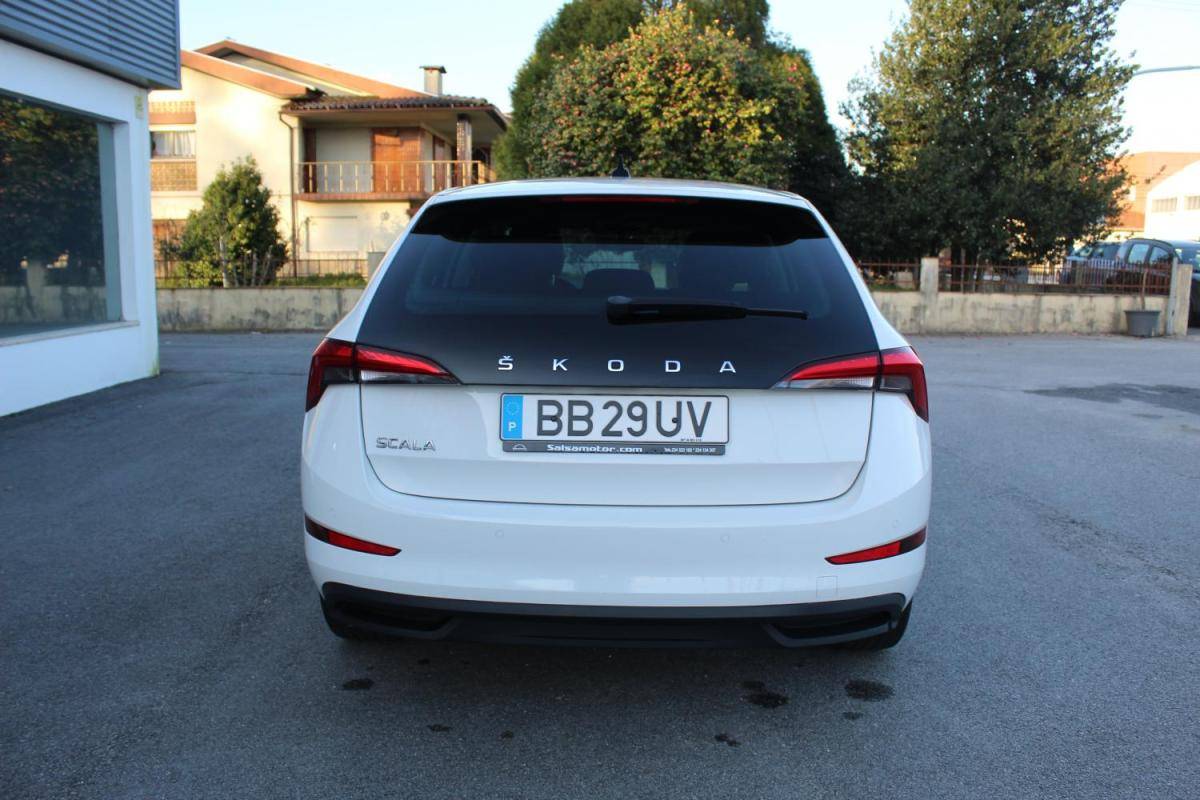 skoda-scala-2023-gasolina-999cc