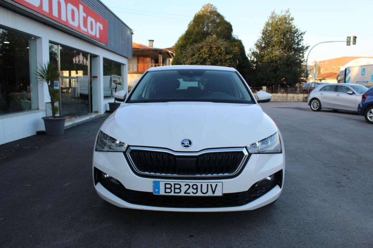skoda-scala-2023-gasolina-999cc