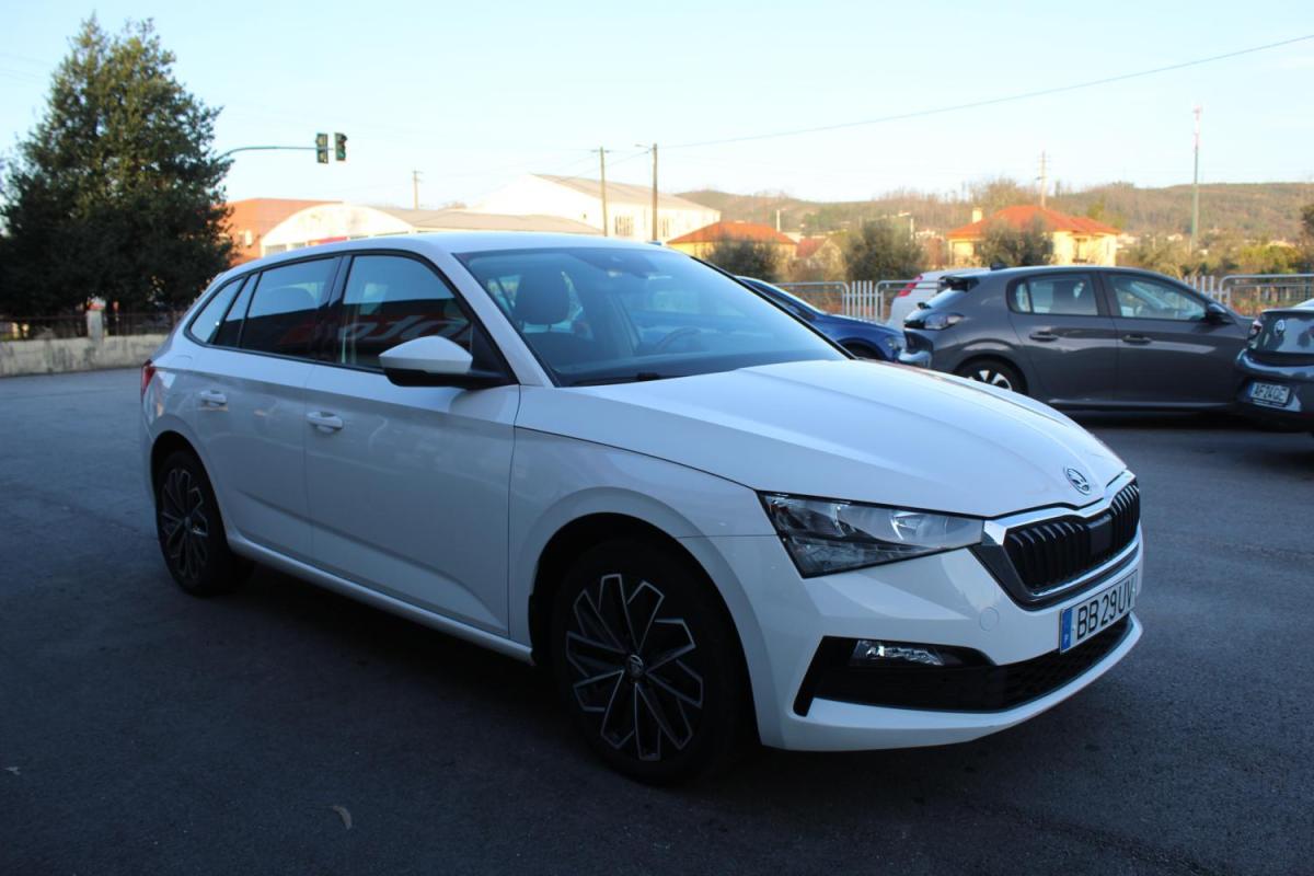 skoda-scala-2023-gasolina-999cc