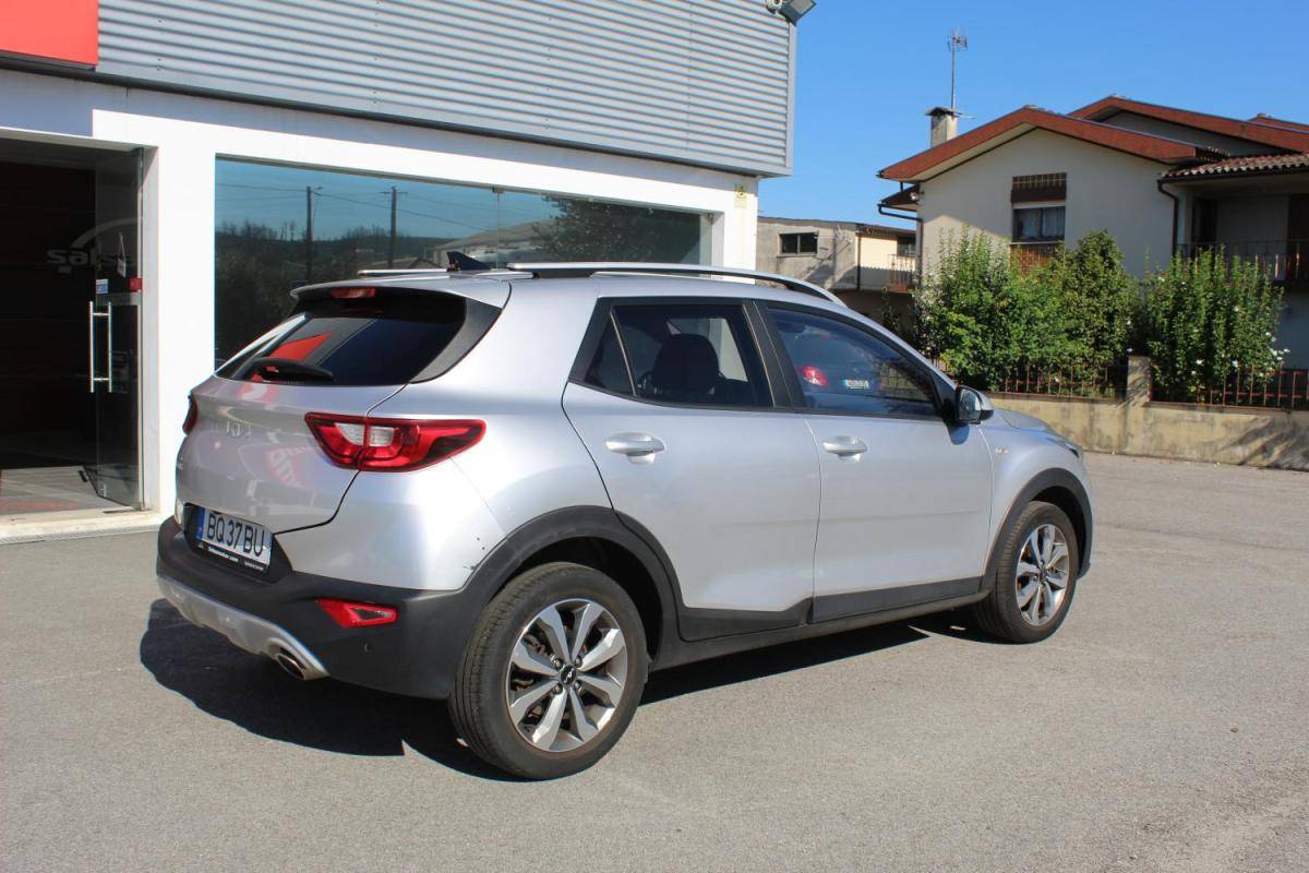 kia-stonic-2024-gasolina-1197cc
