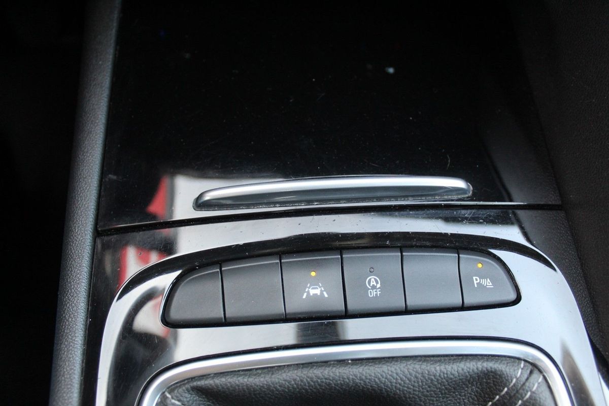 opel-insignia-sports-tourer-2020-diesel-1598cc