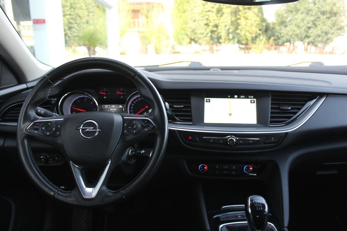 opel-insignia-sports-tourer-2020-diesel-1598cc