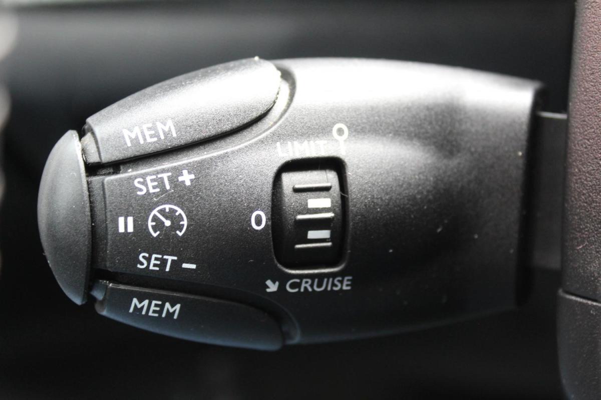 peugeot-2008-2021-diesel-1499cc