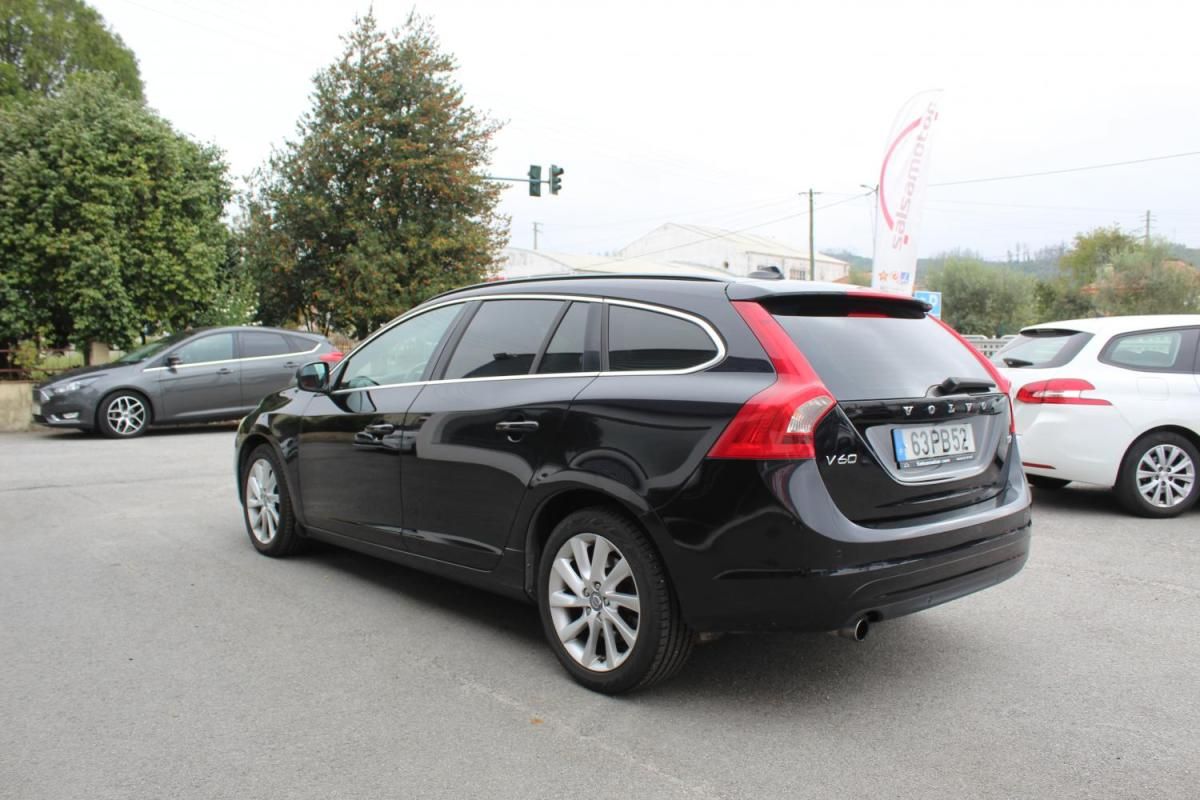 volvo-v60-2014-diesel-1560cc