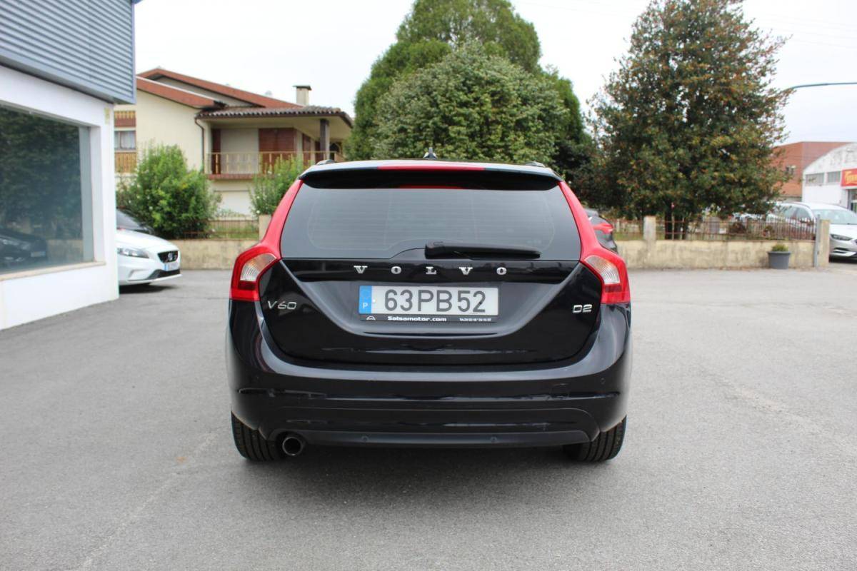 volvo-v60-2014-diesel-1560cc