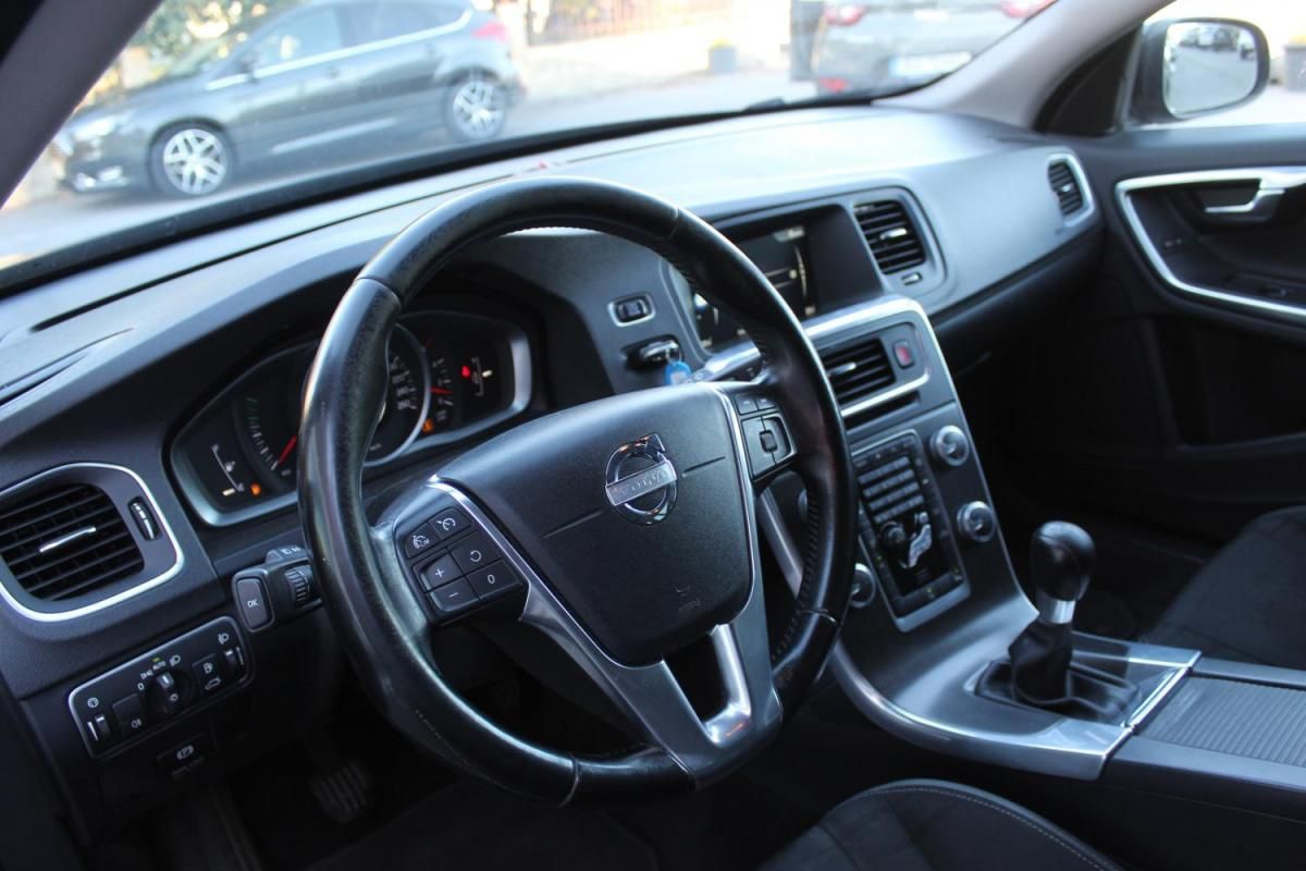 volvo-v60-2014-diesel-1560cc