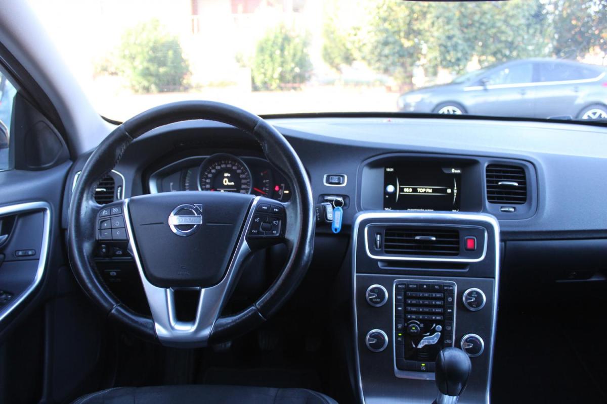 volvo-v60-2014-diesel-1560cc