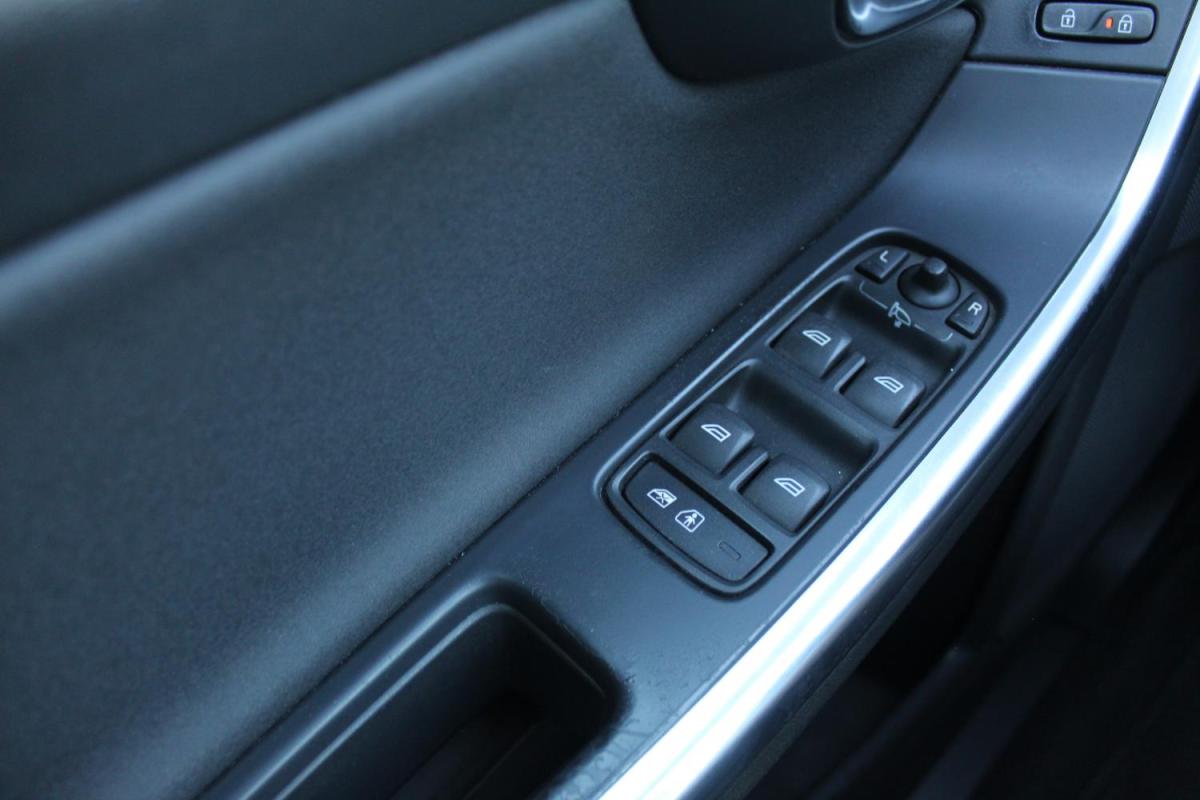 volvo-v60-2014-diesel-1560cc