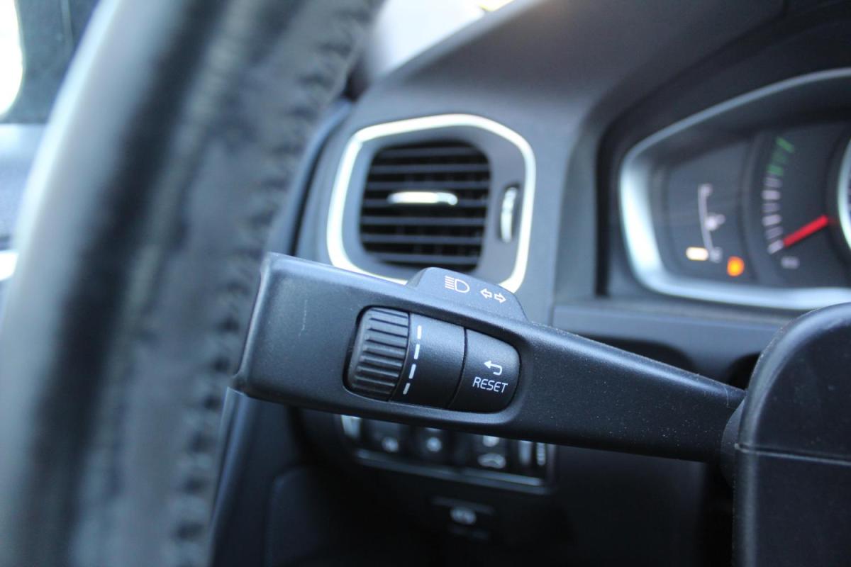 volvo-v60-2014-diesel-1560cc