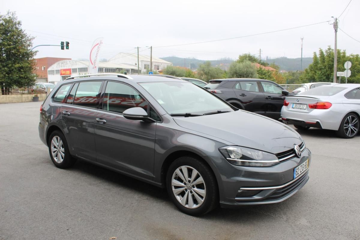 volkswagen-golf-variant-2019-diesel-1598cc