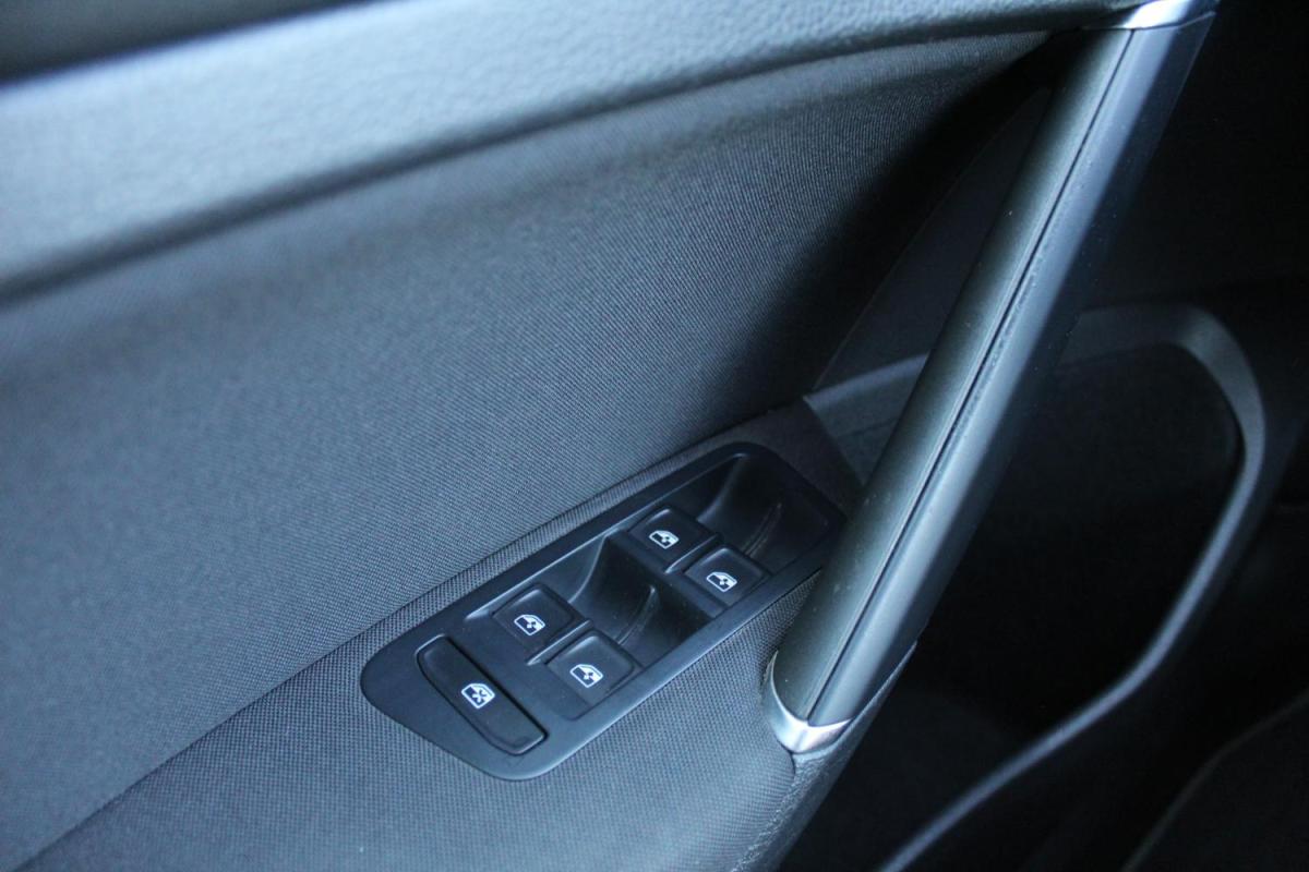volkswagen-golf-variant-2019-diesel-1598cc