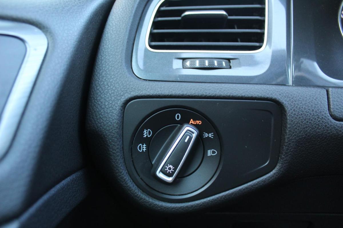 volkswagen-golf-variant-2019-diesel-1598cc