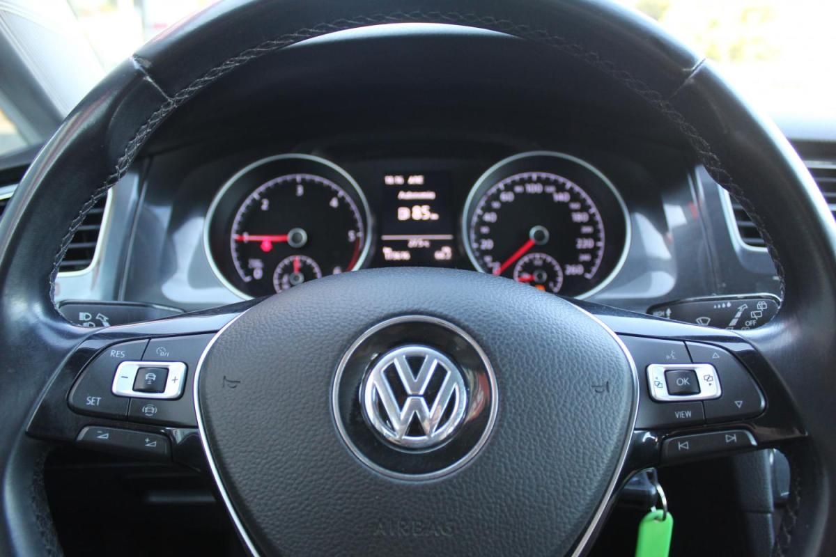 volkswagen-golf-variant-2019-diesel-1598cc