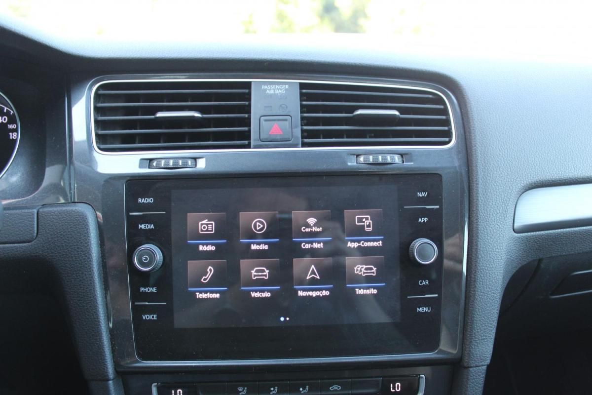 volkswagen-golf-variant-2019-diesel-1598cc