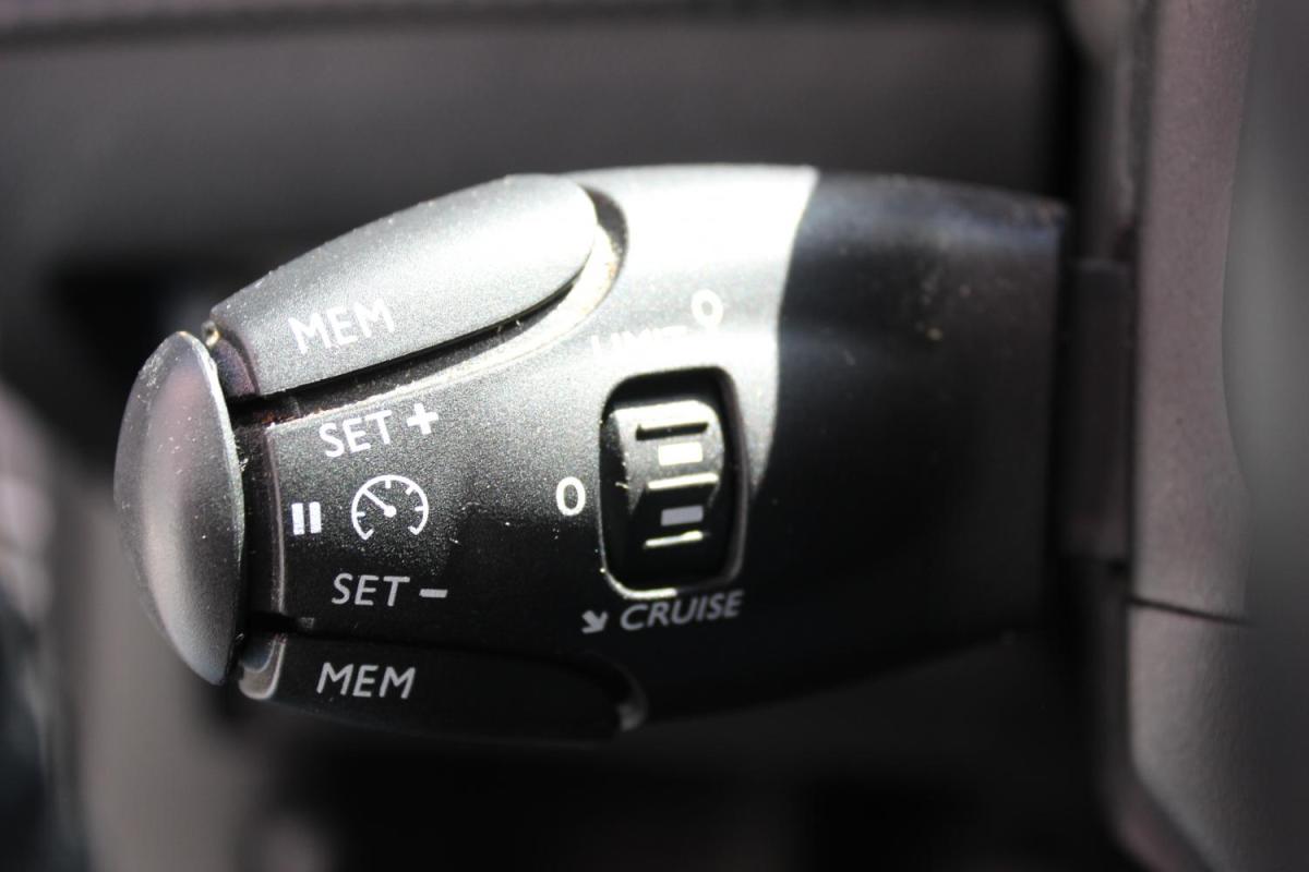 peugeot-2008-2021-diesel-1499cc
