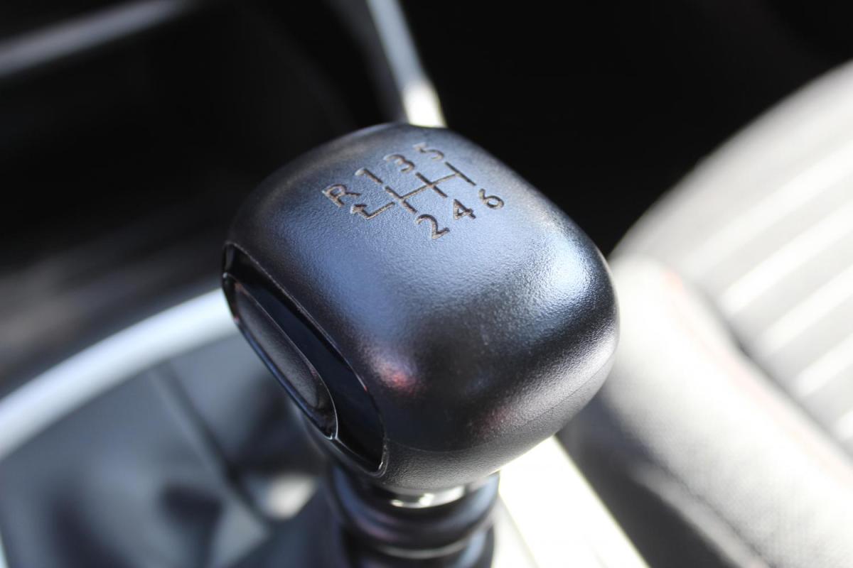 peugeot-2008-2021-diesel-1499cc