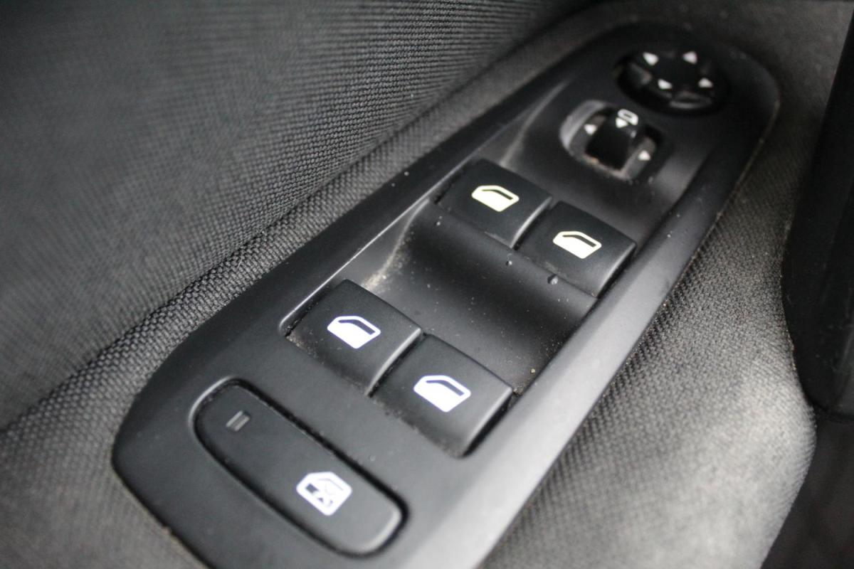 peugeot-308-sw-2015-diesel-1560cc