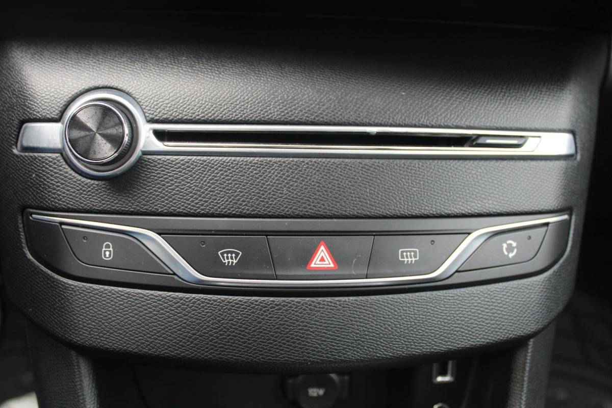peugeot-308-sw-2015-diesel-1560cc