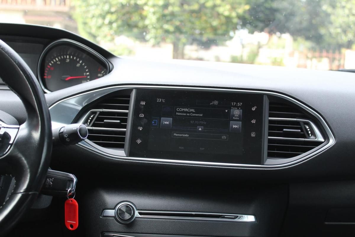 peugeot-308-sw-2015-diesel-1560cc
