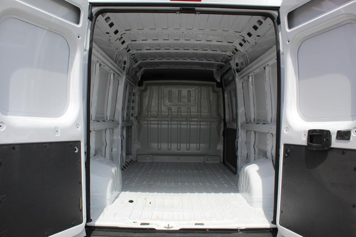 peugeot-boxer-2022-diesel-2179cc
