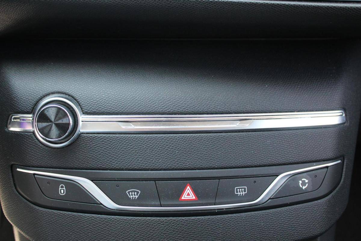 peugeot-308-sw-2017-diesel-1560cc