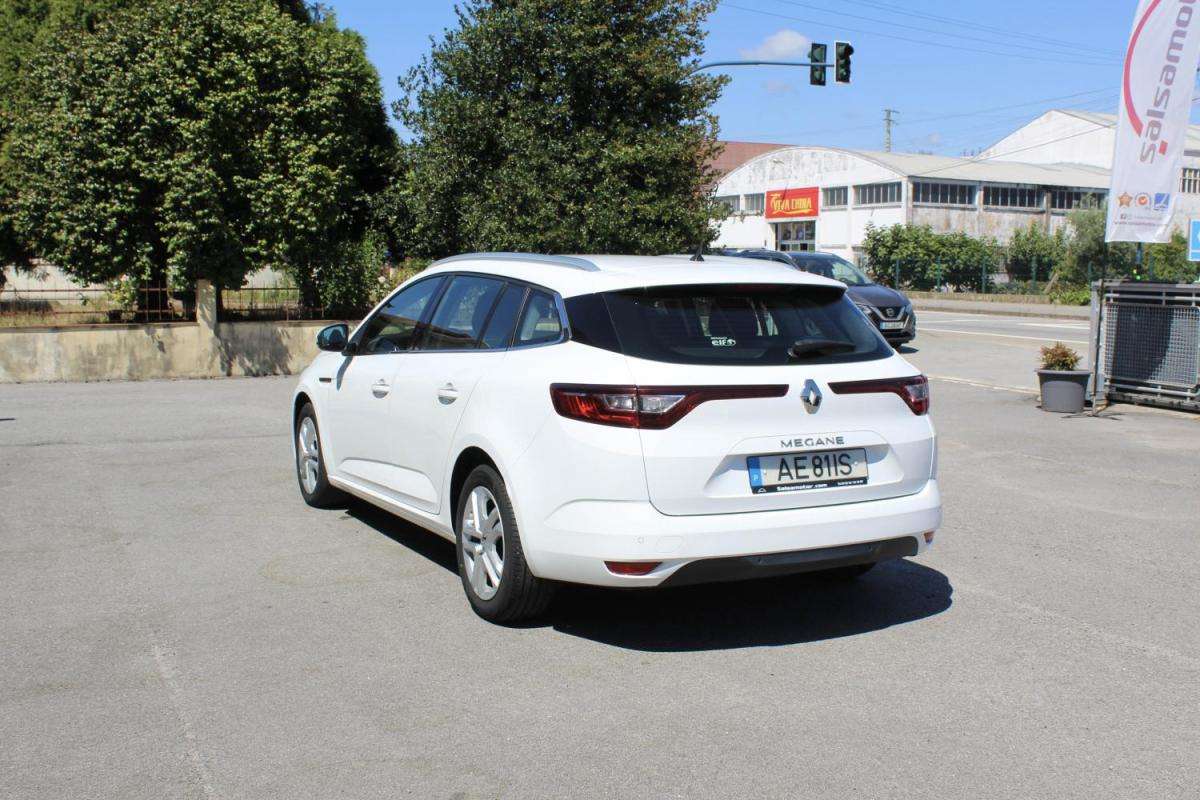 renault-megane-sport-tourer-2018-diesel-1461cc