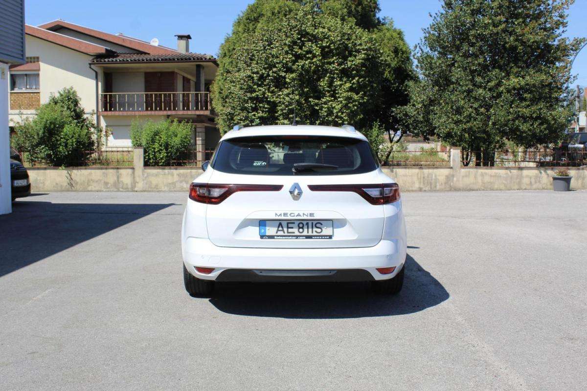 renault-megane-sport-tourer-2018-diesel-1461cc
