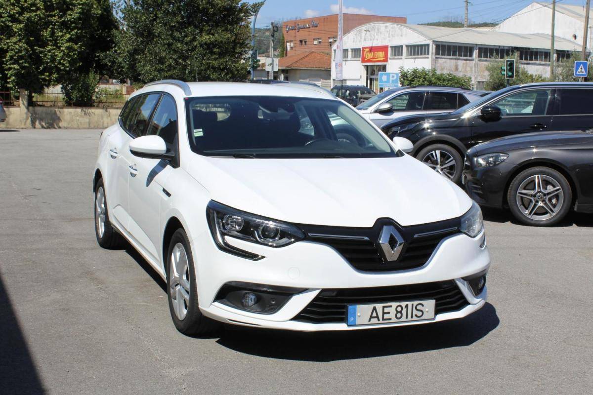 renault-megane-sport-tourer-2018-diesel-1461cc