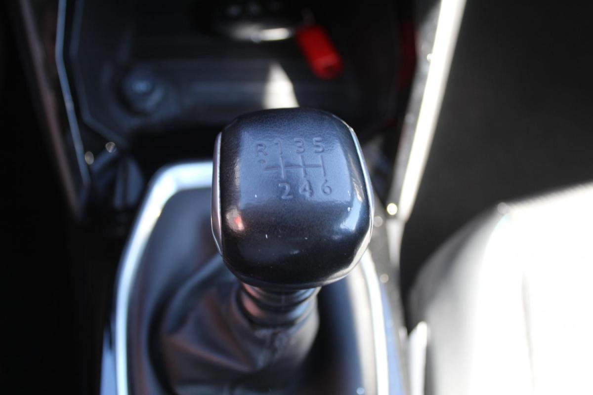 peugeot-2008-2021-diesel-1499cc