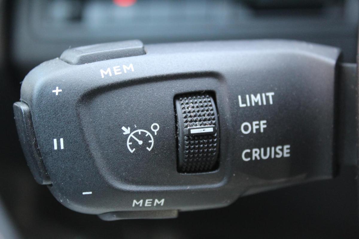peugeot-5008-2021-diesel-1499cc