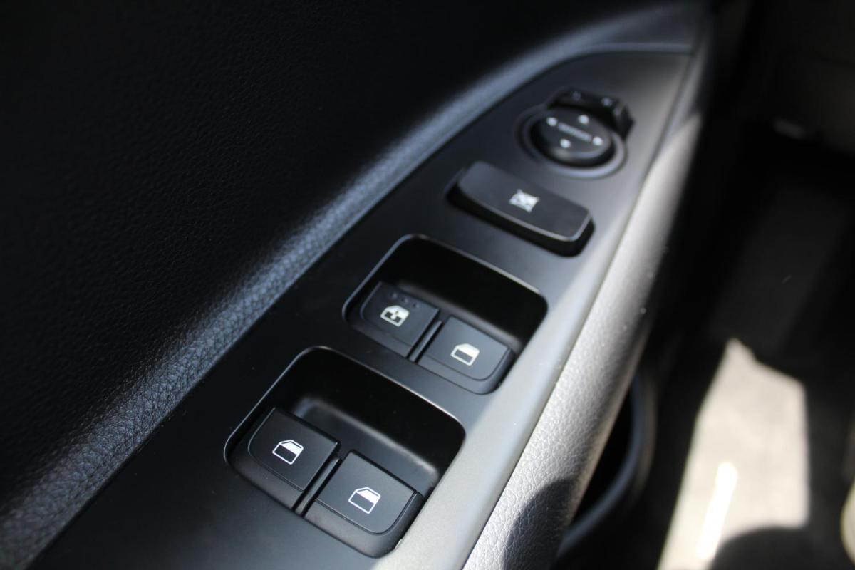 kia-stonic-2023-gasolina-1197cc