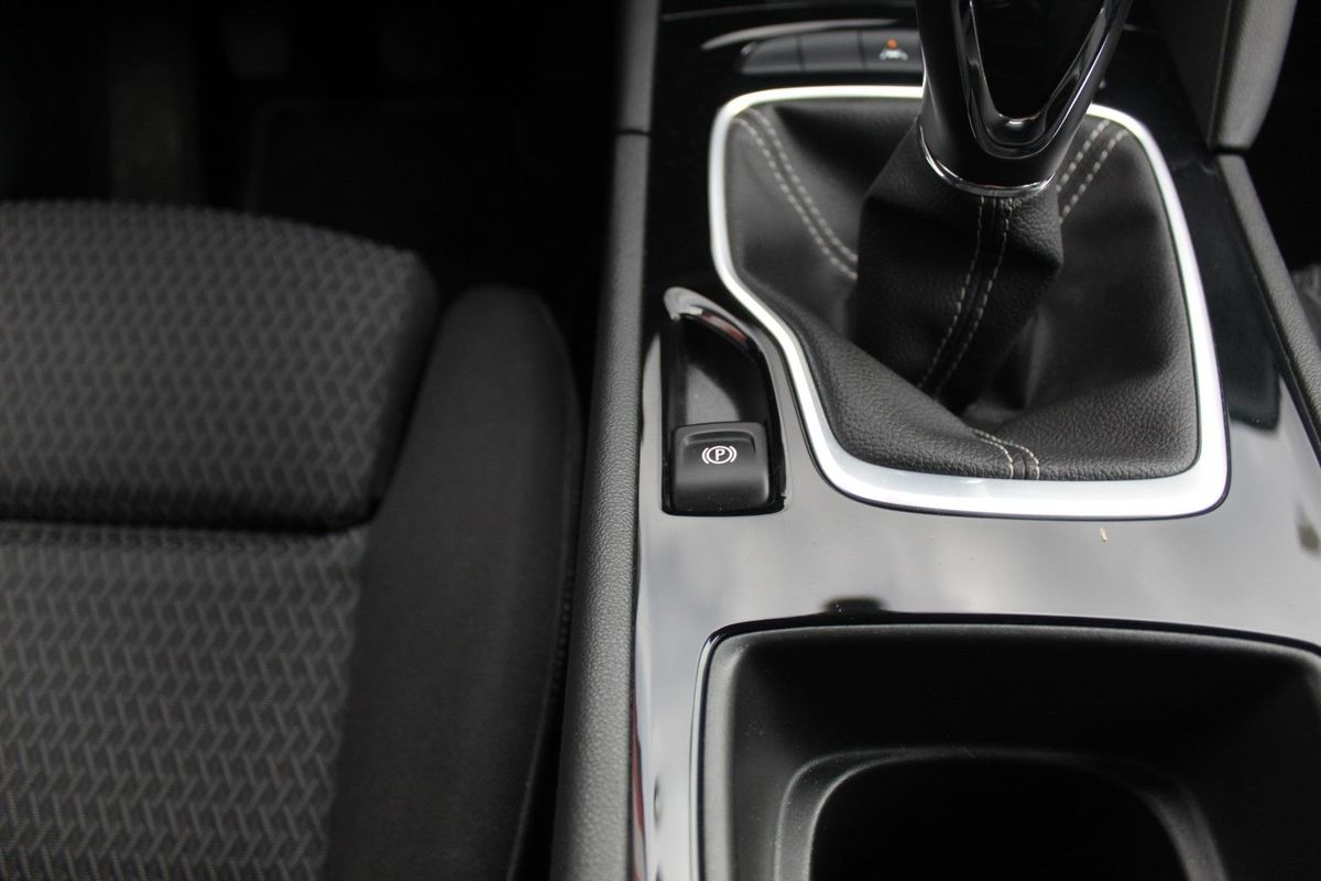 opel-insignia-grand-sport-2021-diesel-1496cc