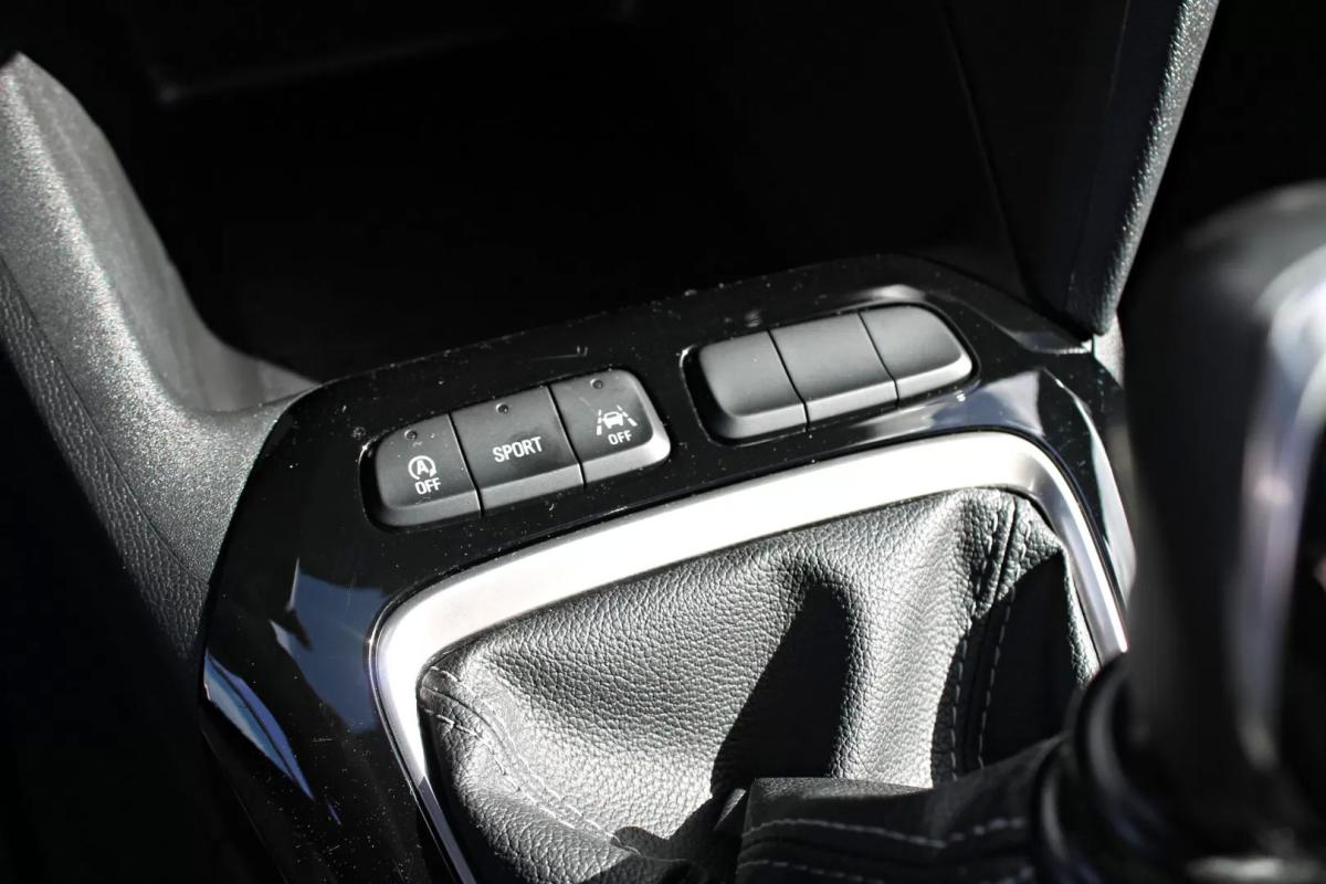 opel-corsa-2025-gasolina-1199cc