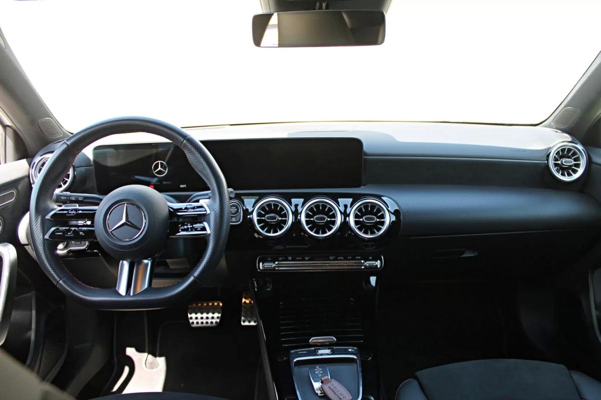 mercedes-benz-classe-a-2023-hibrido-a-gasolina-1332cc
