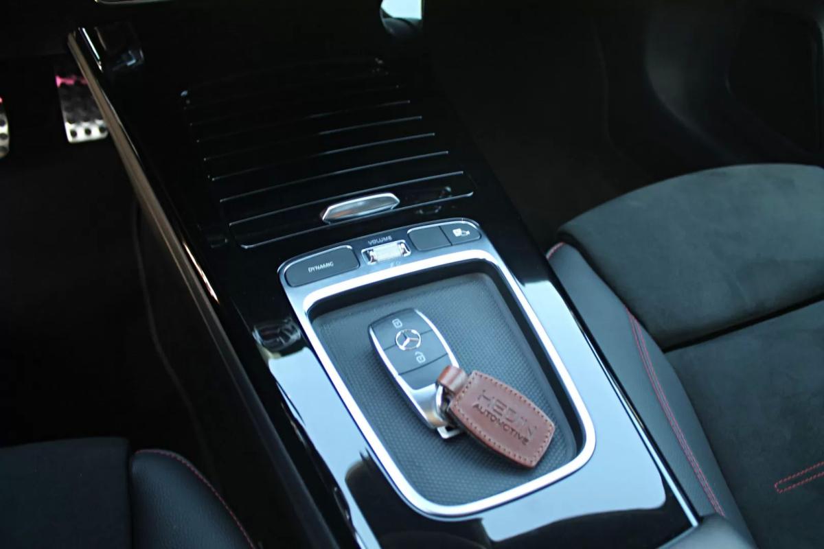 mercedes-benz-classe-a-2023-hibrido-a-gasolina-1332cc