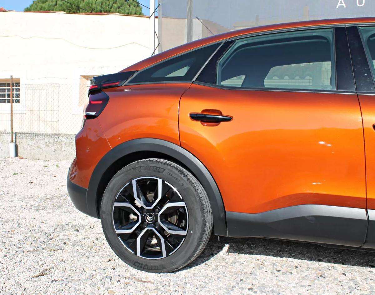 citroen-c4-2022-eletrico-200cc