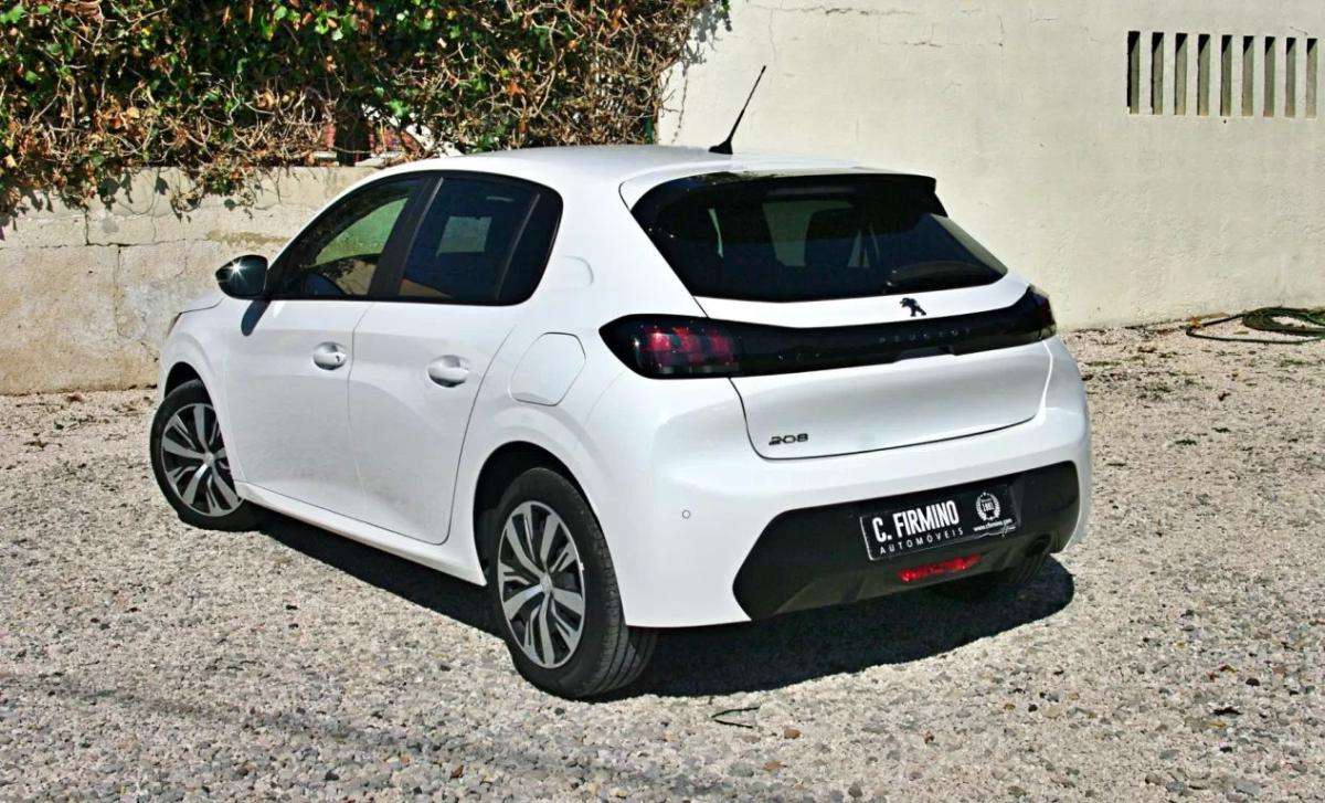 peugeot-208-2023-diesel-1499cc